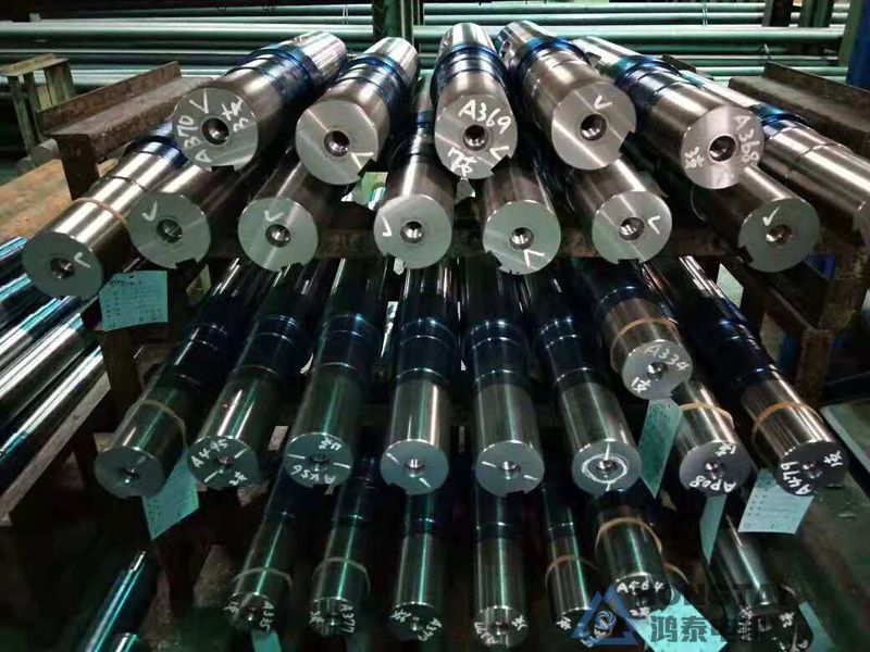 YE3-355M-4电机轴伸打螺纹孔定制